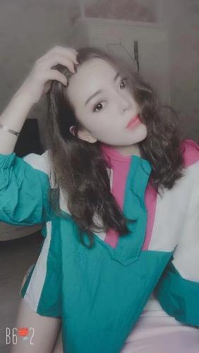 新人，身材比例完美娇小型